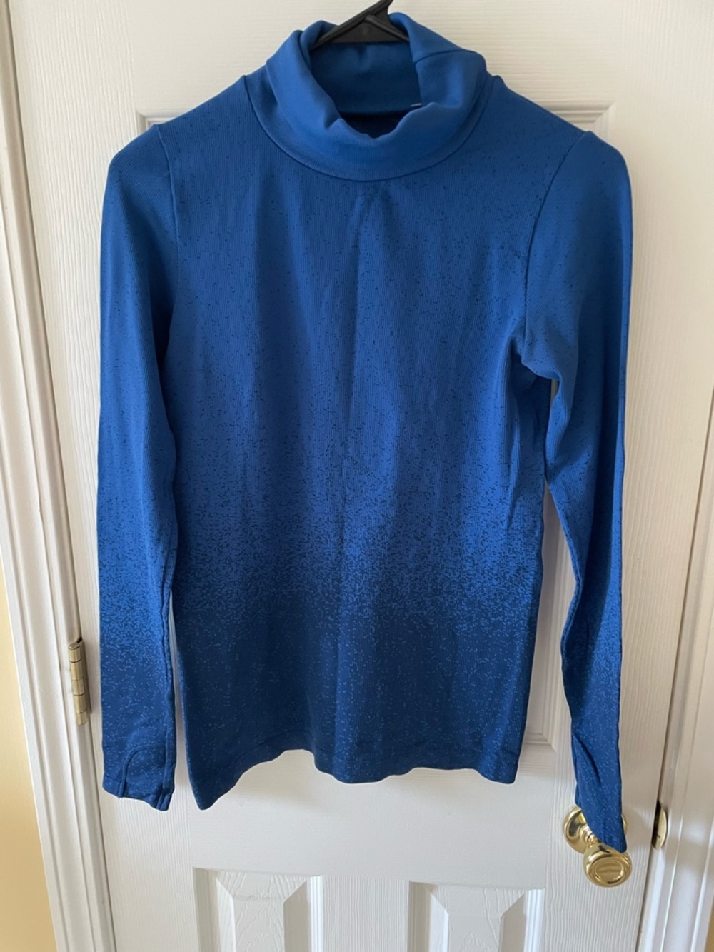 Athleta Blue Gradient Ribbed Turtleneck Long Sleeve Top Size M Stretch ✨